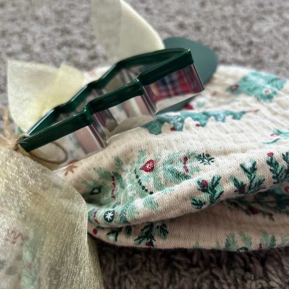 Christmas Kitchen Utensil Set Spatula Cookie Cutter‎ Tea Towel Gift holiday